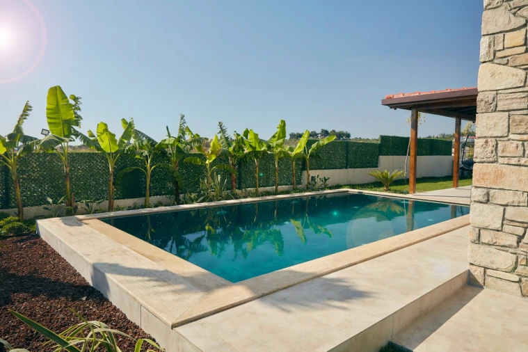 :Private  Pool